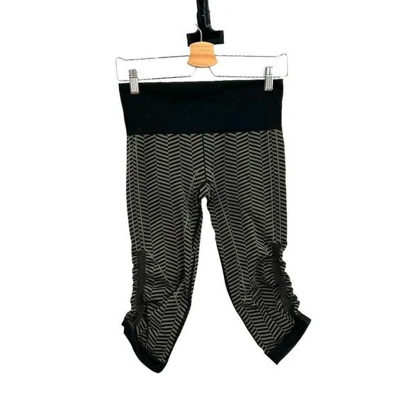 Lululemon In The Flow Crop II Heathered Fatigue Green Size 8‎ - Picture 6 of 7